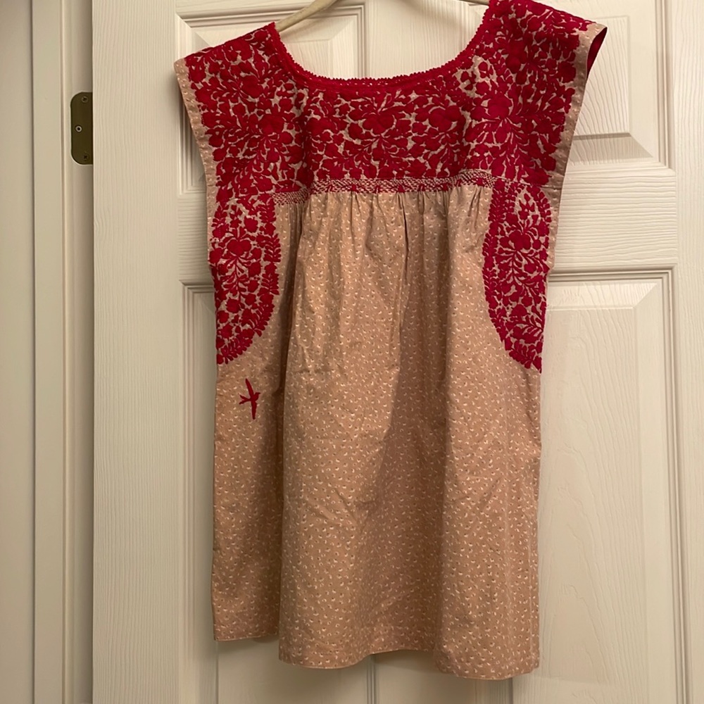 Mi Golondrina Flores Shirt